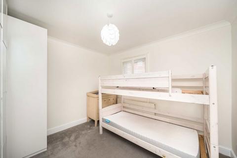 3 bedroom house to rent, Derby Road, London SW14