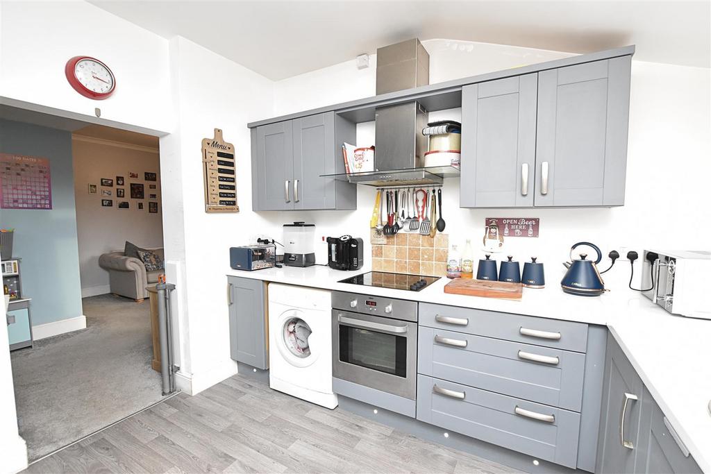 Kitchen (rear)