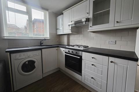 2 bedroom flat to rent, Strathville Road, London SW18