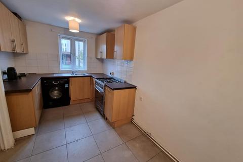 3 bedroom terraced house to rent, Windmill Grove, Croydon