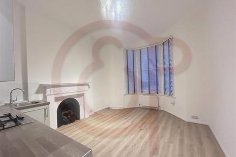 1 bedroom flat to rent, Overstone Road, Hammersmith, W6