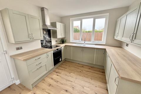 3 bedroom bungalow for sale, Midgeland Road, Blackpool FY4