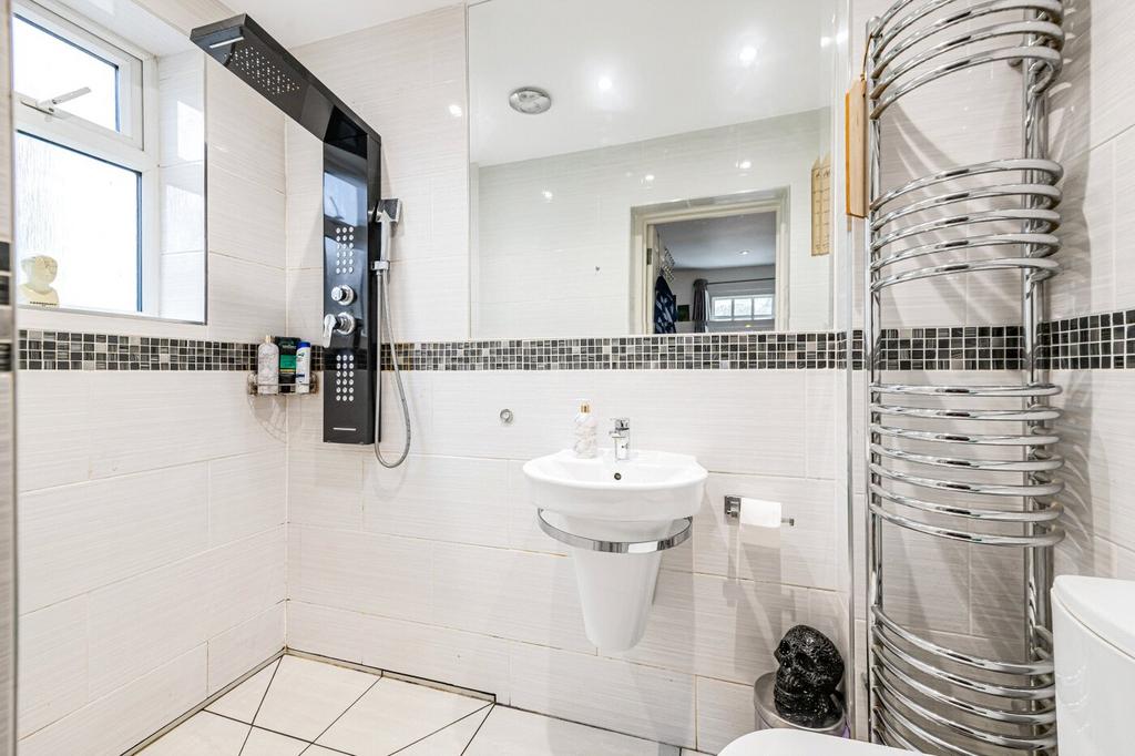 En Suite Bathroom