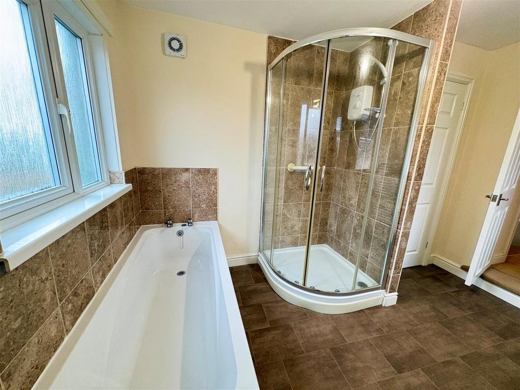 46 bathroom 2.jpg