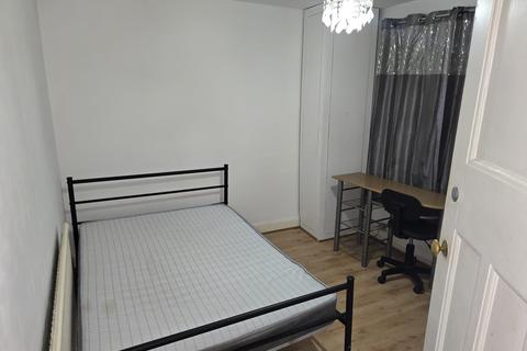 undefined, Eveline Road, Mitcham CR4