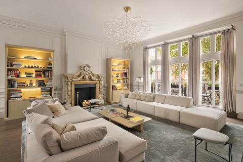 undefined, Kensington Court, Kensington, W8