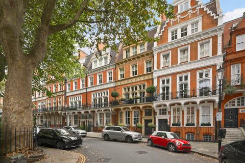 undefined, Kensington Court, Kensington, W8