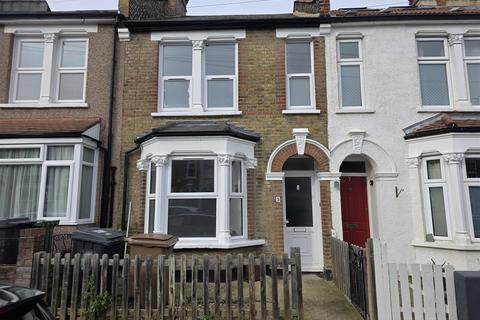 3 bedroom house to rent, Turner Road, London