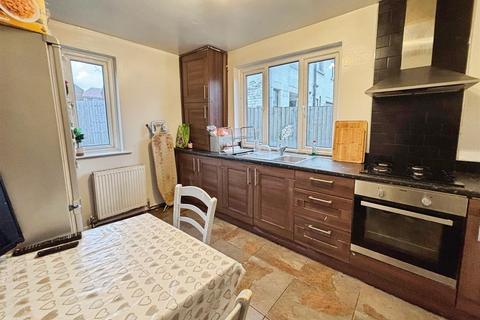 2 bedroom semi-detached house for sale, Boston Walk, Bradford BD6