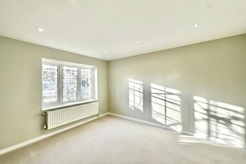 3 bedroom semi-detached house to rent, St. Peters Gardens, Wrecclesham, Farnham, Surrey, GU10