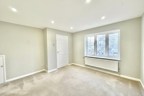 3 bedroom semi-detached house to rent, St. Peters Gardens, Wrecclesham, Farnham, Surrey, GU10