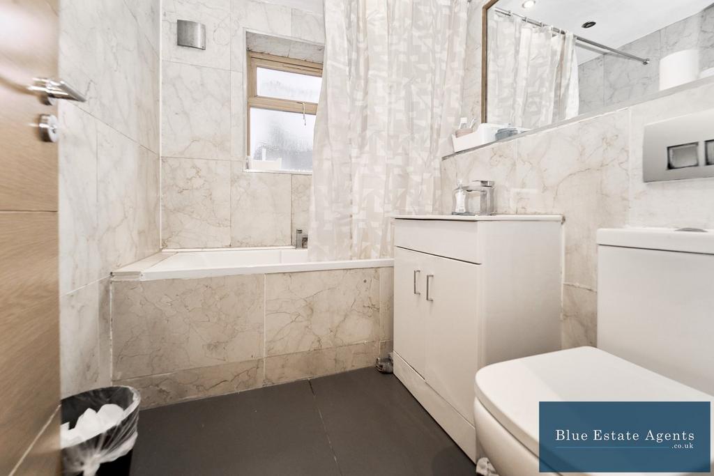 Family Bathroom Suite