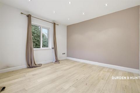 undefined, Graylands, Theydon Bois, CM16