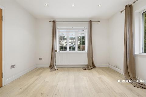 undefined, Graylands, Theydon Bois, CM16