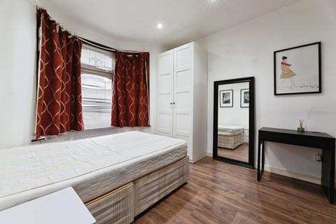 4 bedroom terraced house for sale, Malvern Road, London N17