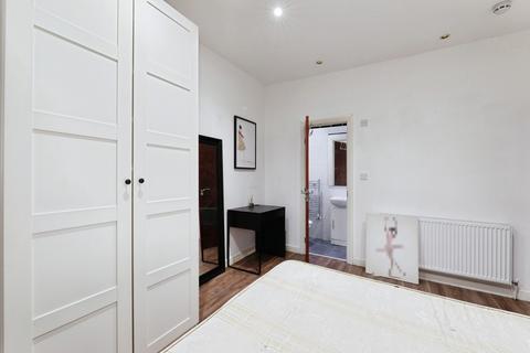 4 bedroom terraced house for sale, Malvern Road, London N17