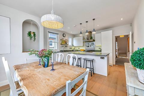 Quinton Street, Earlsfield, London, SW18