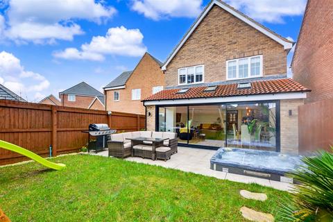 4 bedroom detached house for sale, Clovelly Drive, Nottingham