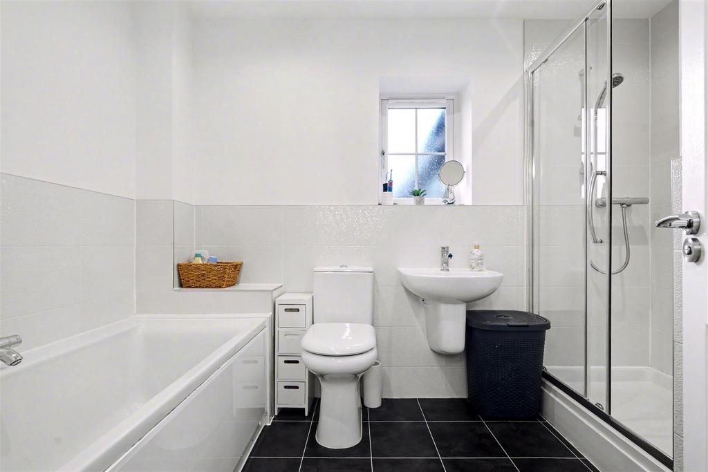 Bathroom 1.jpeg