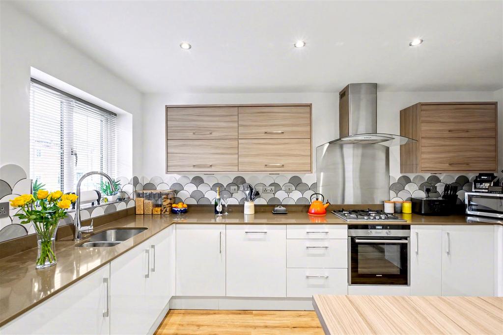 Kitchen 4.jpg