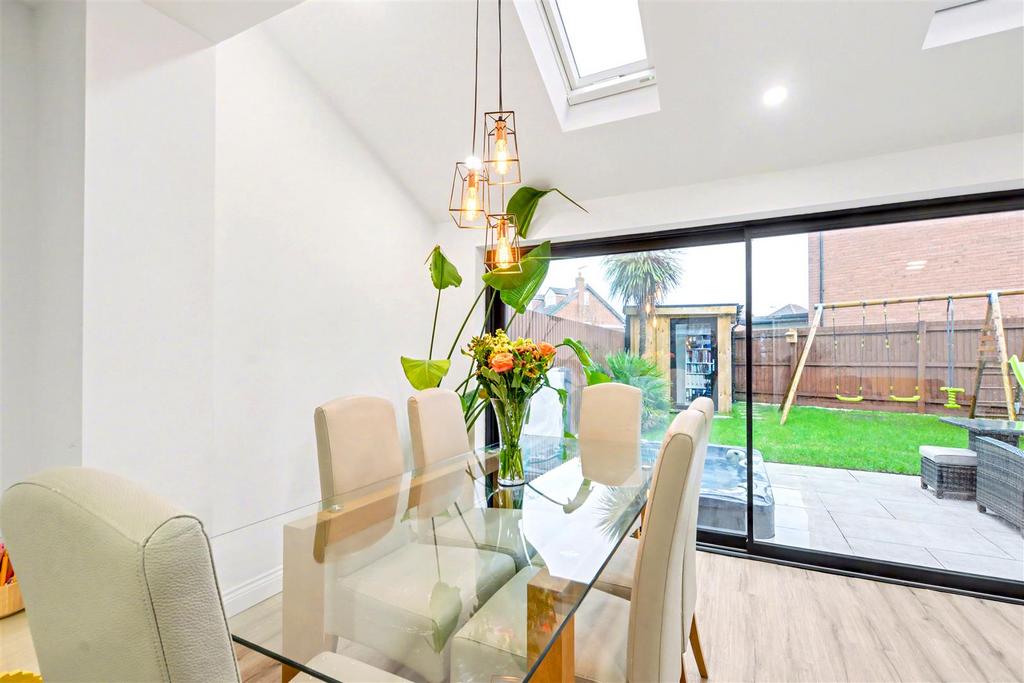 Dining Room.jpg
