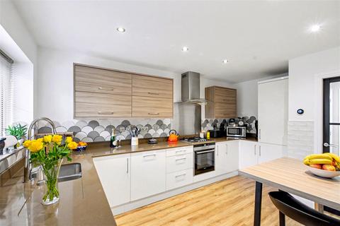 4 bedroom detached house for sale, Clovelly Drive, Nottingham