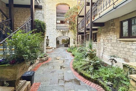 2 bedroom flat for sale, Grove Street, Bath BA2