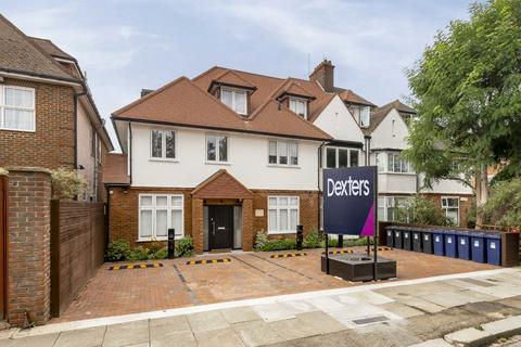 2 bedroom flat to rent, The Ridgeway, London NW11