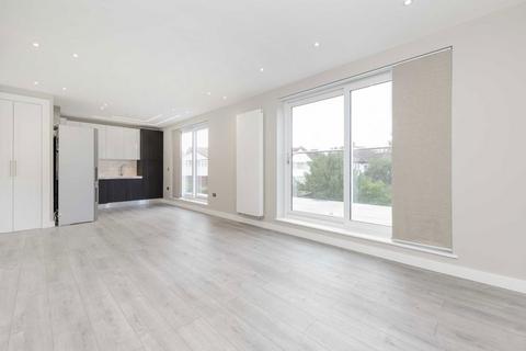 2 bedroom flat to rent, The Ridgeway, London NW11