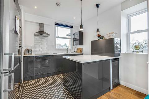 3 bedroom maisonette for sale, White Hart Lane, Barnes, London, SW13