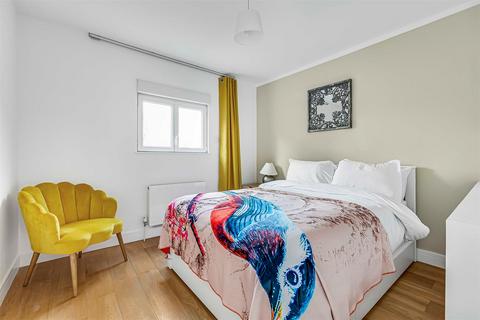 3 bedroom maisonette for sale, White Hart Lane, Barnes, London, SW13