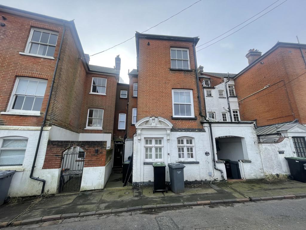 2 bedroom first floor apartment