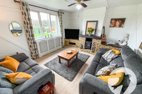 3 bedroom end of terrace house for sale, Westhorne Avenue, London, SE9
