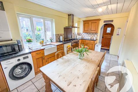 3 bedroom end of terrace house for sale, Westhorne Avenue, London, SE9