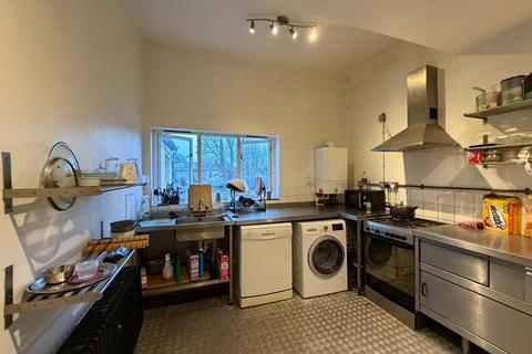 3 bedroom flat to rent, Avenue Road, W3