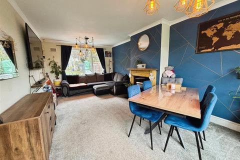 3 bedroom semi-detached house for sale, Lingdale Road, Bradford BD6
