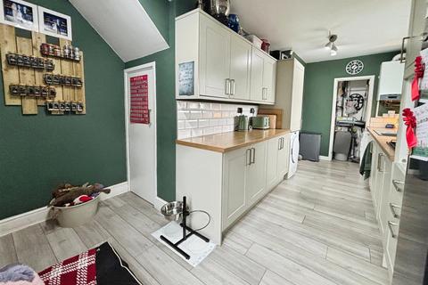 3 bedroom semi-detached house for sale, Lingdale Road, Bradford BD6