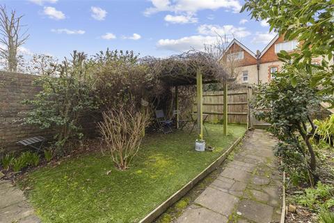 2 bedroom flat for sale, Grove Road, Eastbourne BN21