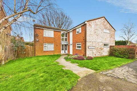 undefined, Thelton Avenue, Horsham RH12