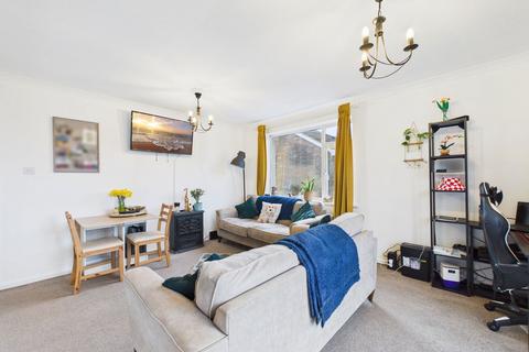 1 bedroom flat for sale, Thelton Avenue, Horsham RH12