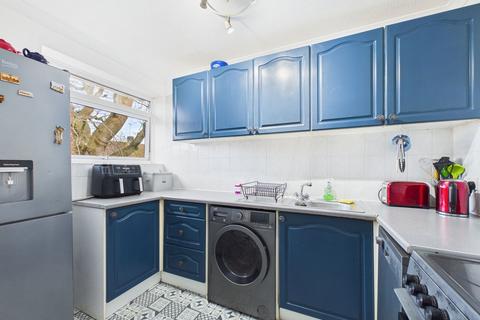 1 bedroom flat for sale, Thelton Avenue, Horsham RH12