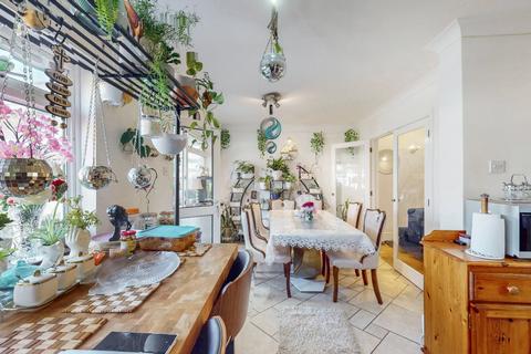 undefined, Lime Grove, Ruislip HA4