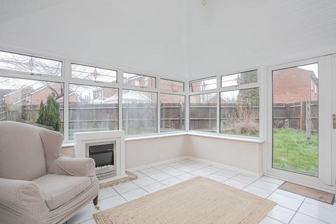 2 bedroom end of terrace house for sale, Winchelsea Close, Banbury
