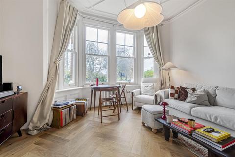 2 bedroom flat for sale, Nightingale Lane, SW12