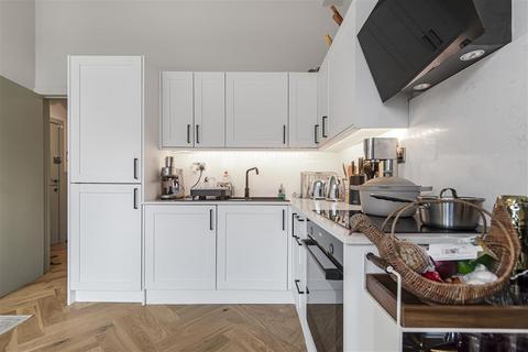 2 bedroom flat for sale, Nightingale Lane, SW12