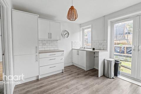 3 bedroom terraced house for sale, Springfield Road, Pontypool