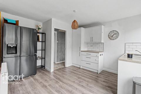 3 bedroom terraced house for sale, Springfield Road, Pontypool