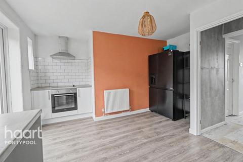 3 bedroom terraced house for sale, Springfield Road, Pontypool