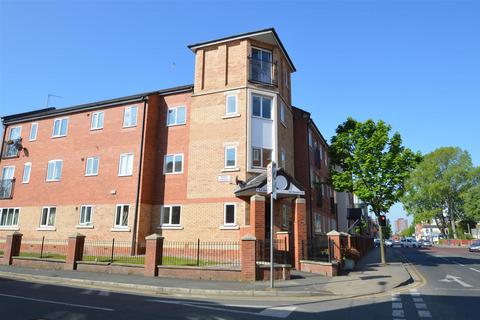 2 bedroom flat to rent, Stretford Road, Manchester M15