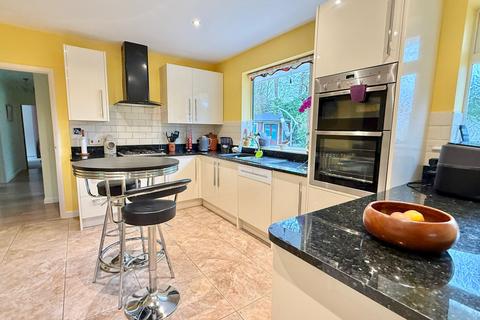 3 bedroom detached bungalow for sale, Gainsborough Road, Ashley Heath, BH24 2HY